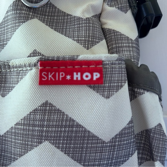 SKIP HOP FASHION DIAPER BAG. ONLY USED OT WHEN WE WENT TO CHURCH~ a few times 😬 - Picture 12 of 15